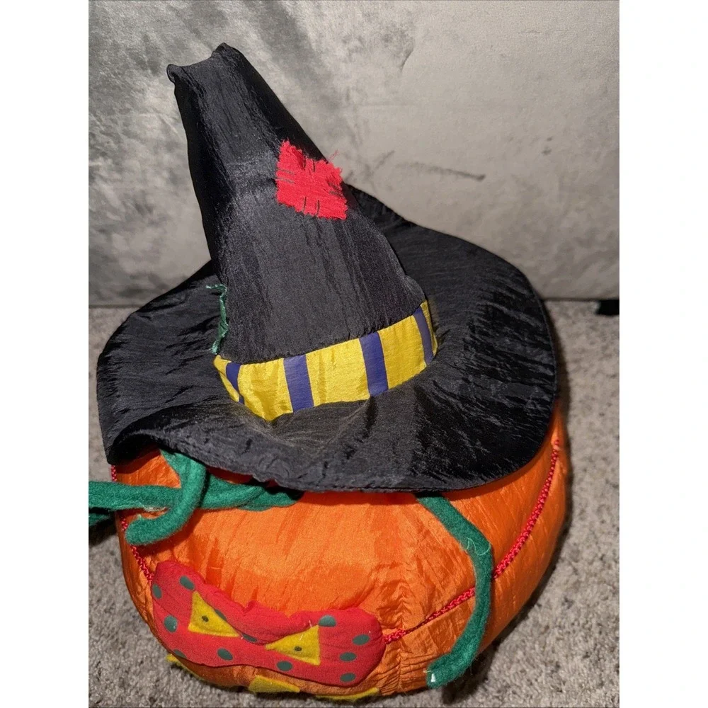 Masked Nylon Stuffed Jack O Lantern Pumpkin w/ Witch‎ Hat and Spider 1995
